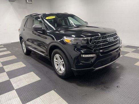 Used 2022 Ford Explorer XLT w/ Equipment Group 202A AWD/4WD image 5