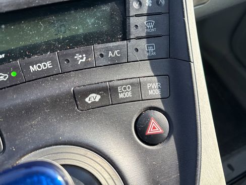 Used 2010 Toyota Prius Five image 18