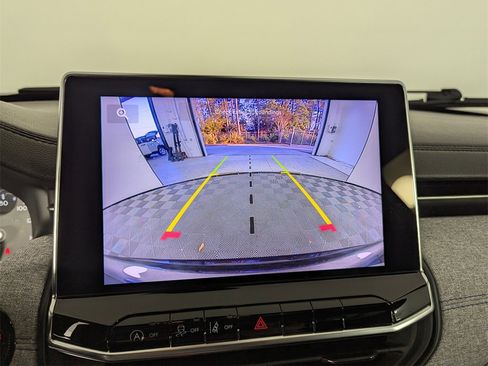 Used 2023 Jeep Compass Sport image 28