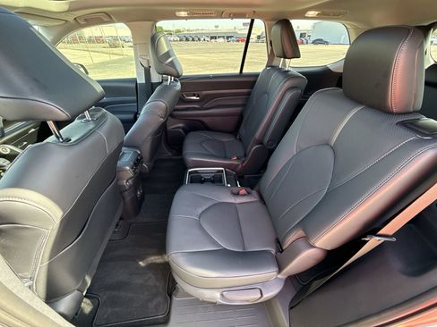 Certified 2026 Toyota Grand Highlander Platinum image 25