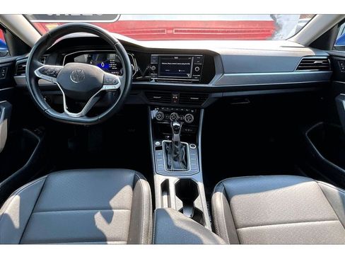 Used 2024 Volkswagen Jetta SE FWD image 16