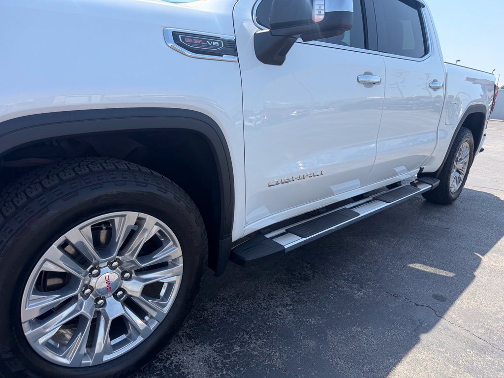 Used 2023 GMC Sierra 1500 Denali w/ Technology Package AWD/4WD image 12