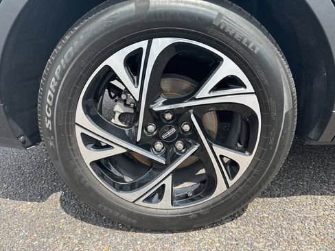Certified 2024 Lincoln Nautilus Premier w/ Jet Appearance Package AWD/4WD image 9