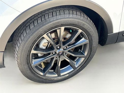 Used 2018 Ford Explorer XLT w/ Equipment Group 202A image 36