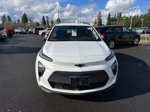 Used 2022 Chevrolet Bolt EUV LT w/ Comfort Package image 20