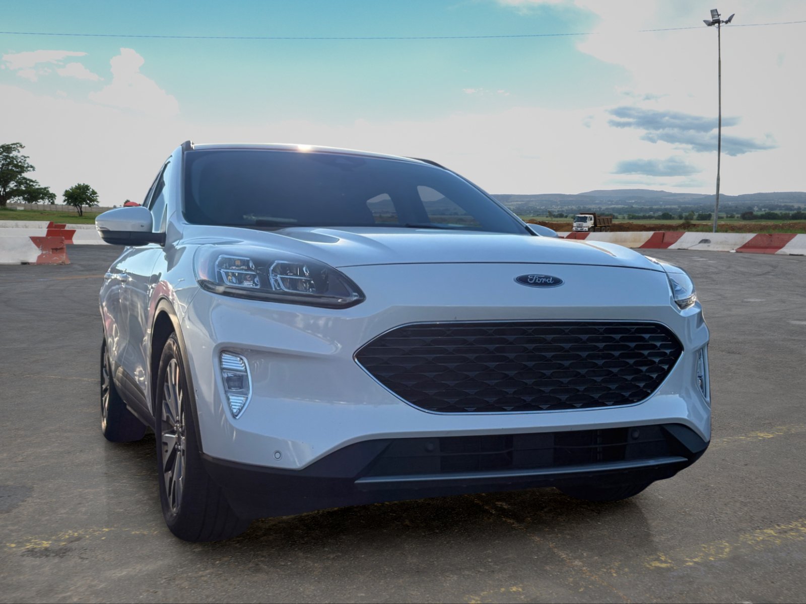Used 2020 Ford Escape Titanium FWD image 2