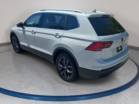 Used 2023 Volkswagen Tiguan SE AWD/4WD image 7