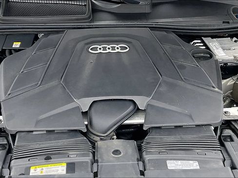 Used 2021 Audi Q8 Prestige w/ Prestige Package AWD/4WD image 35