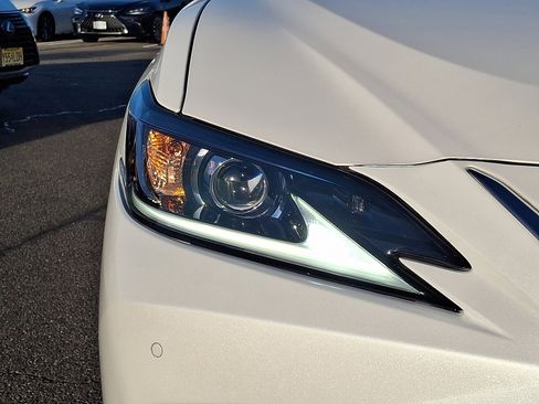 Certified 2021 Lexus ES 350 w/ Premium Package image 10