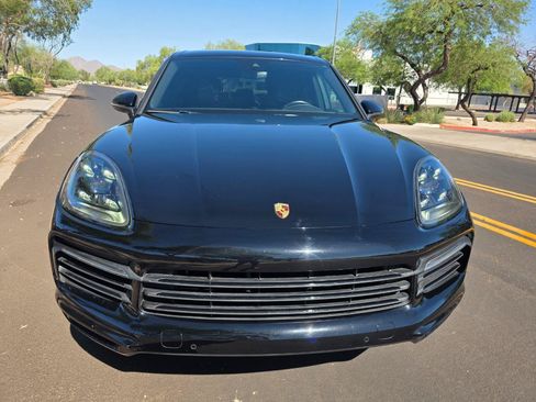 Used 2022 Porsche Cayenne AWD/4WD image 5