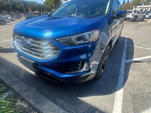 Used 2020 Ford Edge SEL w/ Convenience Package FWD image 2