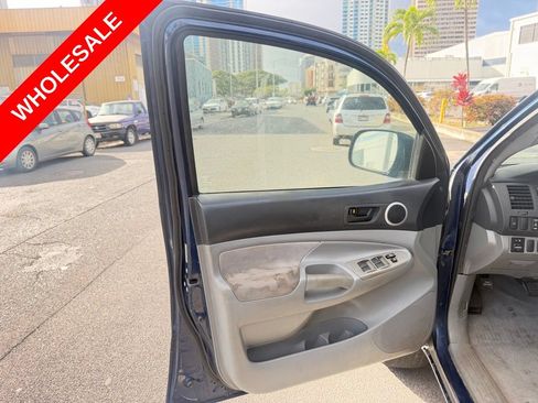 Used 2005 Toyota Tacoma PreRunner RWD image 8