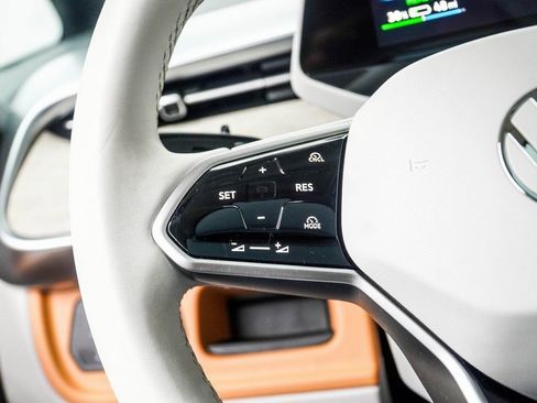 Used 2025 Volkswagen ID. Buzz 1st Edition image 39