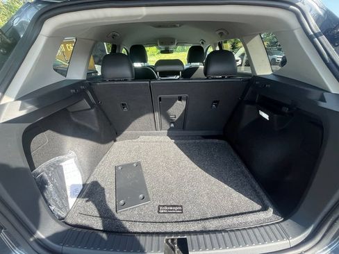 Certified 2025 Volkswagen Taos SE AWD/4WD image 30