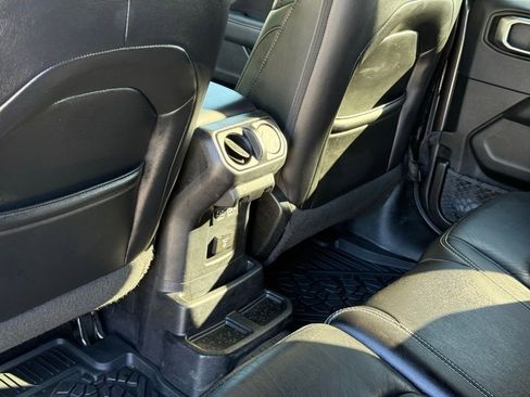 Used 2019 Jeep Wrangler Unlimited Sahara AWD/4WD image 25