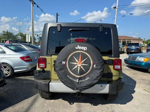Used 2013 Jeep Wrangler Unlimited Sahara w/ Dual Top Group AWD/4WD image 5