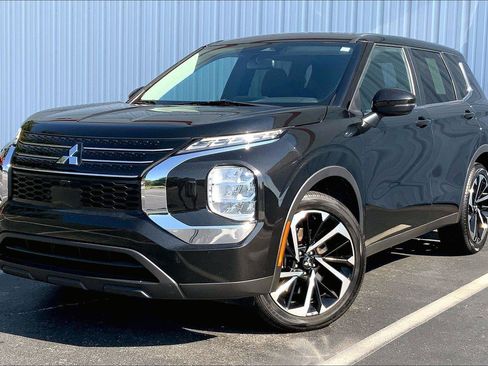 Used 2022 Mitsubishi Outlander ES AWD/4WD image 1