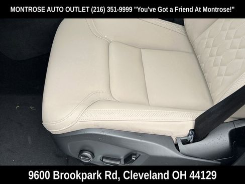 New 2026 Volvo XC90 B5 Core w/ Protection Package Premier image 34