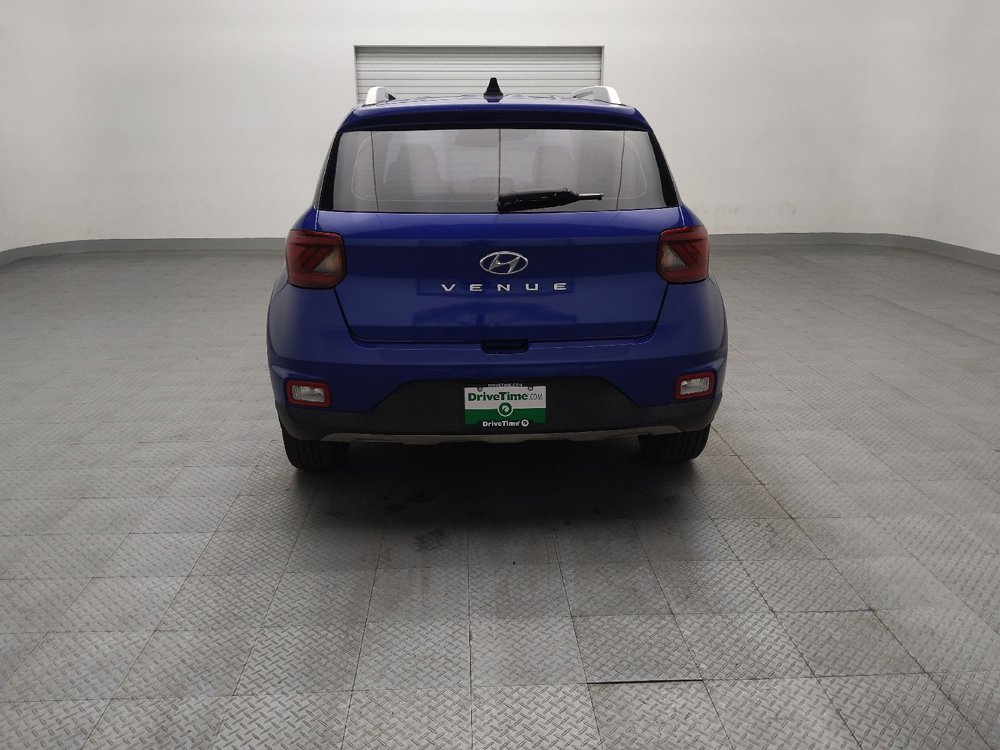 Used 2022 Hyundai Venue Limited FWD image 6