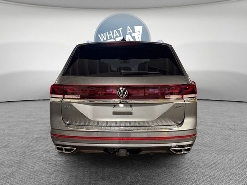 Used 2024 Volkswagen Atlas SEL Premium R-Line image 5
