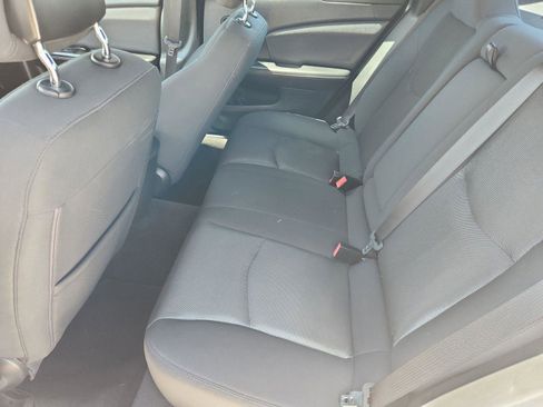 Used 2014 Dodge Avenger SE FWD image 11