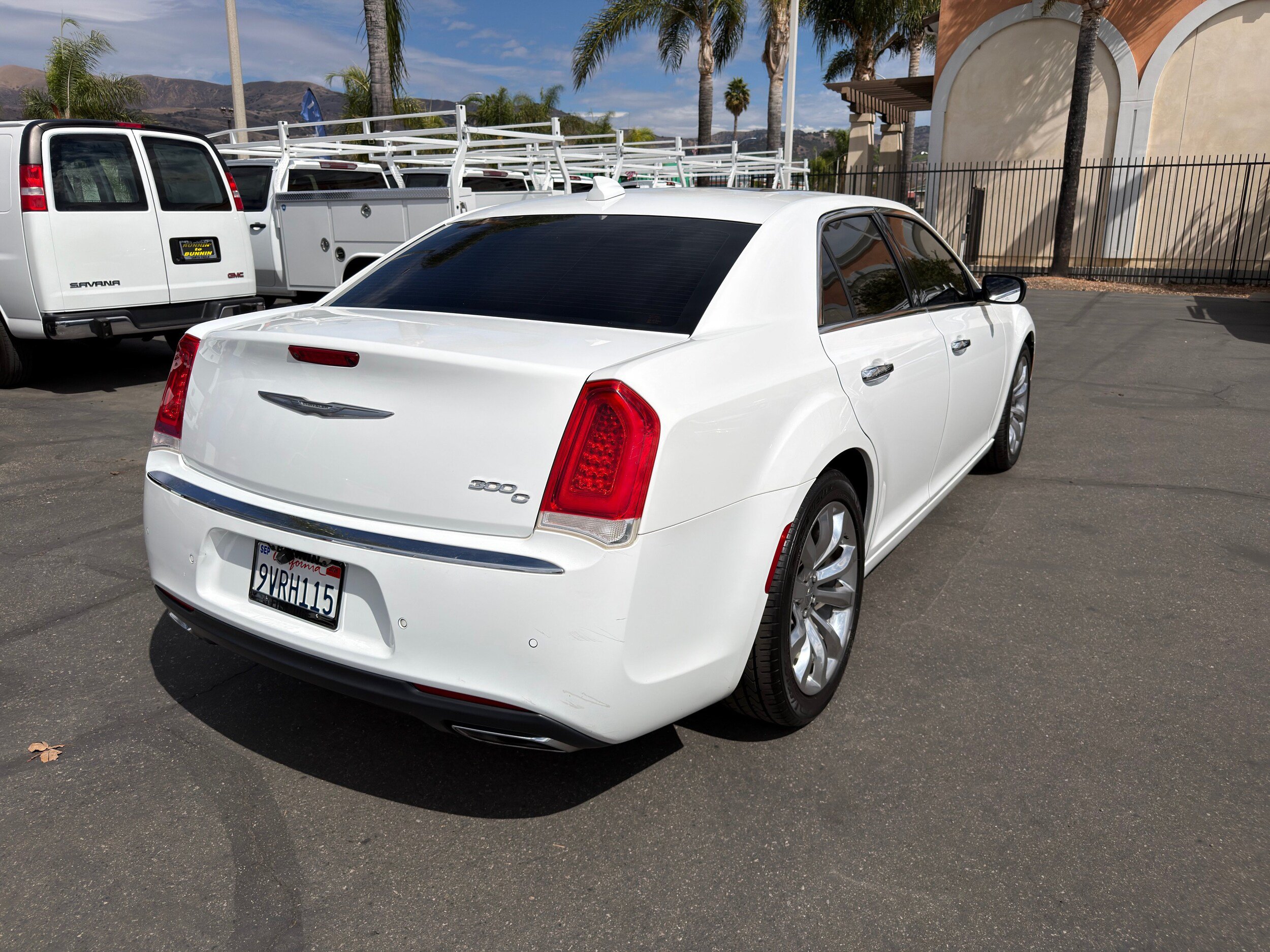 Used 2015 Chrysler 300 C w/ Harman/Kardon Audio Group RWD image 8