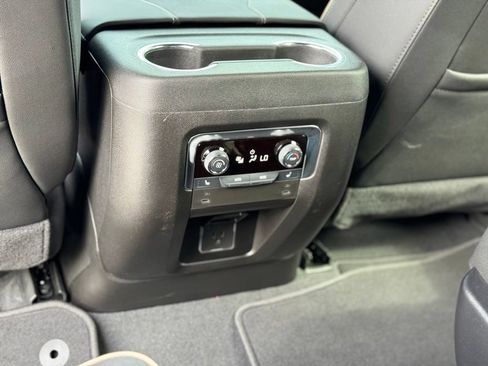 Used 2026 Chevrolet Tahoe Premier w/ Sun And Tow Package AWD/4WD image 25