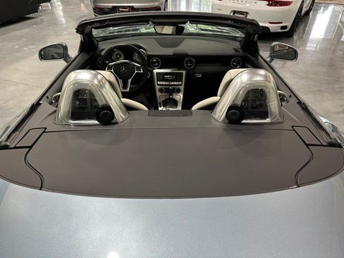 Used 2013 Mercedes-Benz SLK 250 image 24