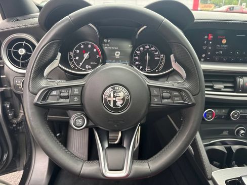 Used 2023 Alfa Romeo Stelvio Veloce AWD/4WD image 35