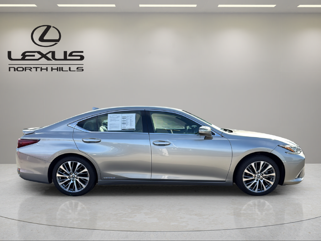 Used 2020 Lexus ES 300h w/ Premium Package FWD image 5