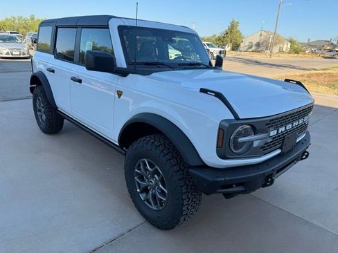 New 2025 Ford Bronco Badlands image 1