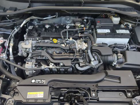 Used 2024 Toyota Corolla Cross L image 14