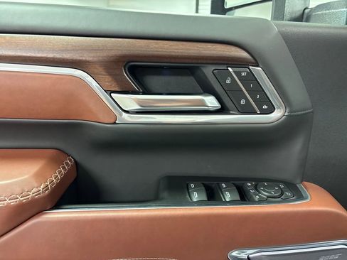 Used 2025 GMC Sierra 2500 Denali Ultimate image 25