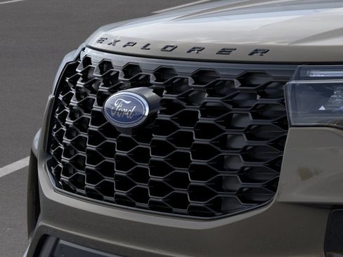 New 2026 Ford Explorer ST-Line w/ ST-Line Street Pack AWD/4WD image 17