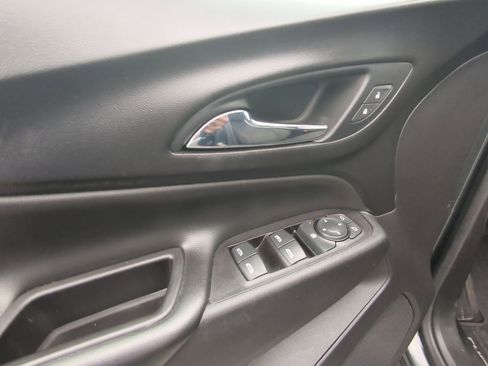 Used 2020 Chevrolet Equinox LT image 24