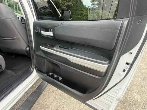 Used 2017 Toyota Tundra SR5 w/ SR5 Upgrade Package RWD image 36