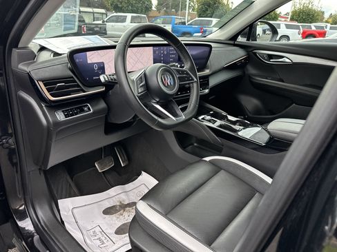 Certified 2025 Buick Envision Sport Touring image 9