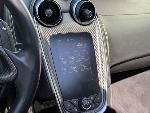 Used 2017 McLaren 570S image 13