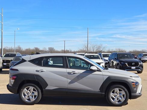 New 2026 Hyundai Kona SE image 3