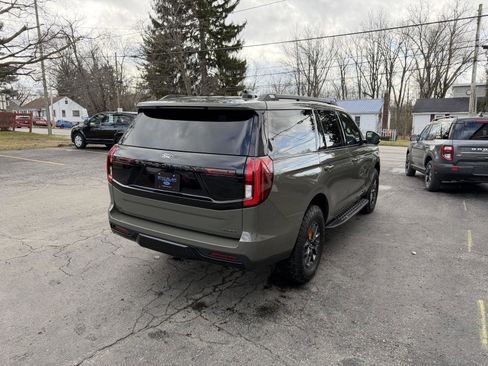 Used 2025 Ford Expedition Tremor image 6