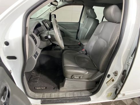 Used 2019 Nissan Frontier SL image 30
