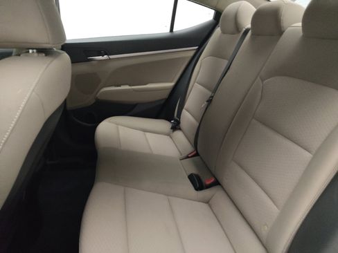 Used 2020 Hyundai Elantra SE FWD image 18