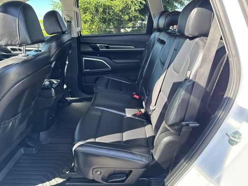 Used 2023 Kia Telluride LX FWD image 14