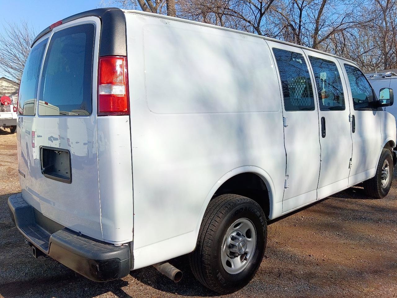 Used 2019 Chevrolet Express 2500 w/ Driver Convenience Package RWD image 5