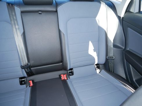 Certified 2025 Volkswagen Jetta SE w/ Sunroof Package image 14