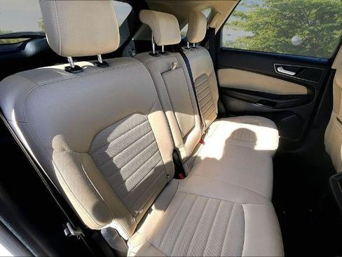 Certified 2019 Ford Edge SE FWD image 26
