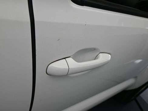 Used 2022 Toyota Tacoma SR image 32