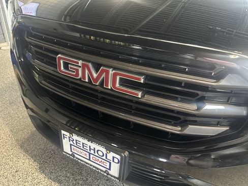 Certified 2021 GMC Terrain SLT w/ LPO, Dark Accent Package AWD/4WD image 32
