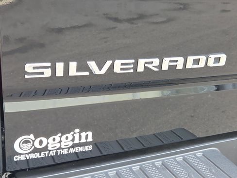 Used 2025 Chevrolet Silverado 1500 LTZ w/ Technology Package image 32