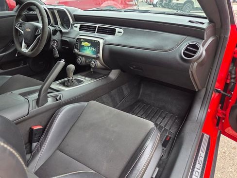 Used 2015 Chevrolet Camaro SS w/ SS Performance Package RWD image 12